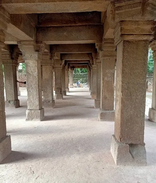 Hauz Khas Complex