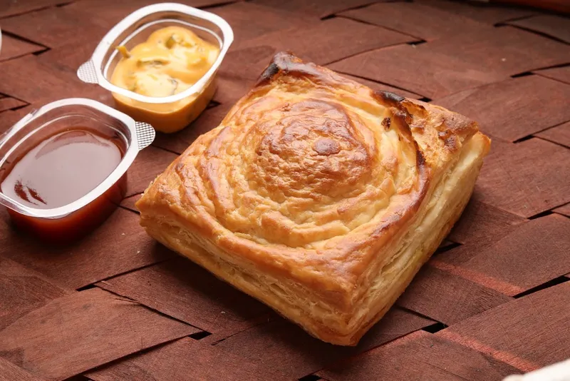 Weds & More : Cafe & Bakery | Premium Giftings | Sweets Shop | Chocolaterie