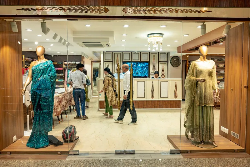 Kashmiri Sons Dehradun