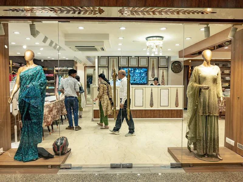 Kashmiri Sons Dehradun