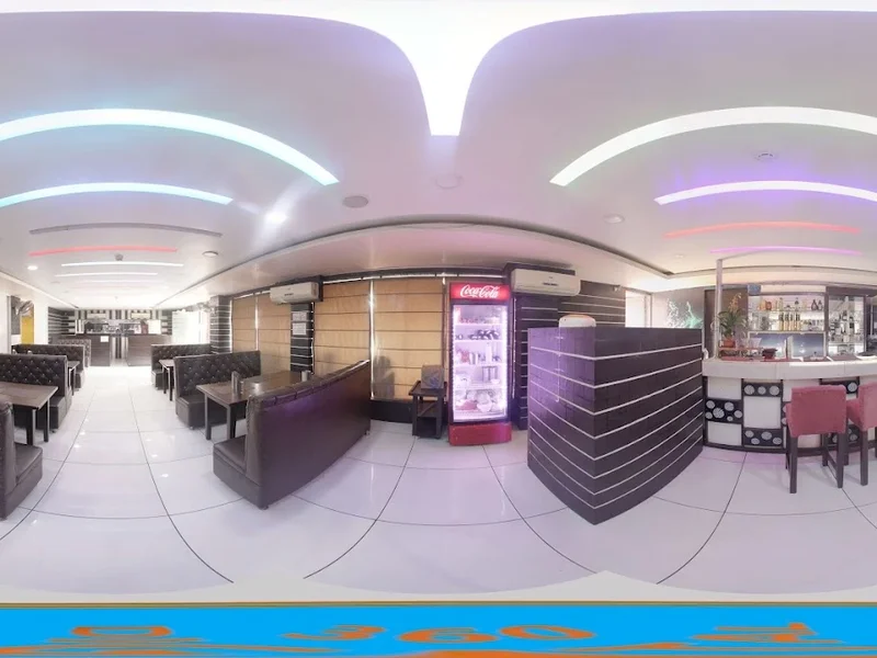 Street View Lounge Restaurant