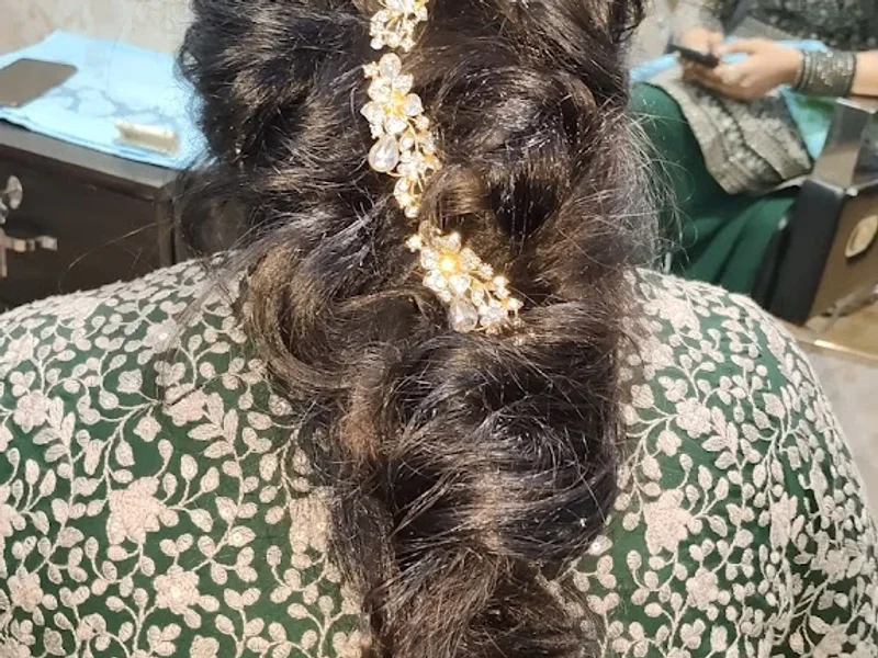 Elegance Premium Beauty Salon Jaspur