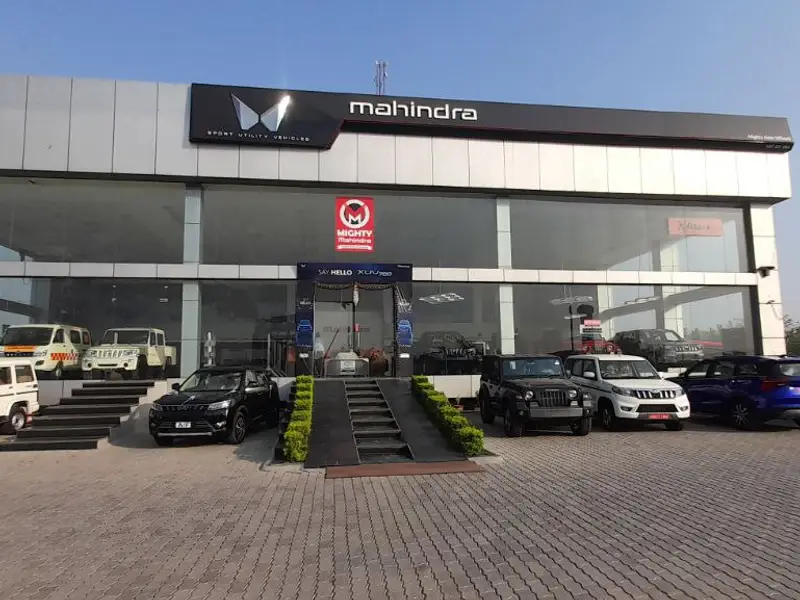 Mahindra Mighty Autowheels - SUV & Commercial Vehicle Showroom