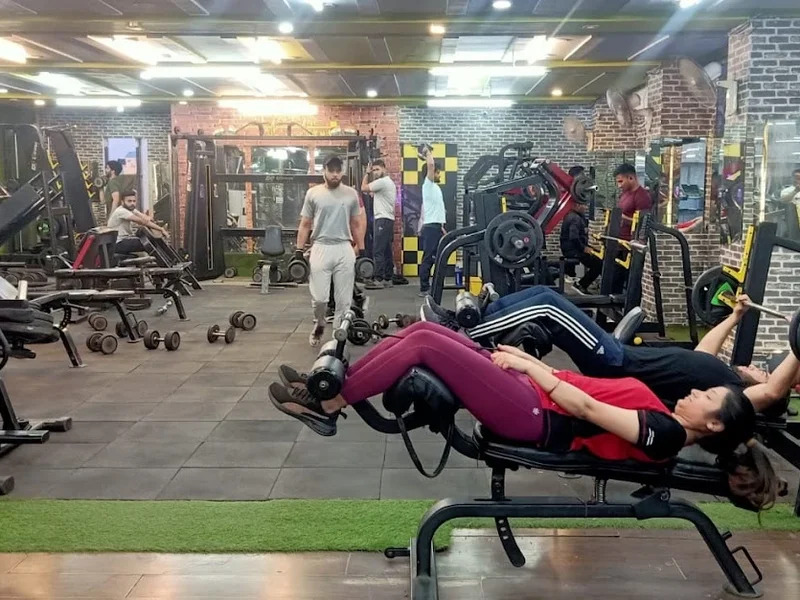 LifeLine - Unisex Gym