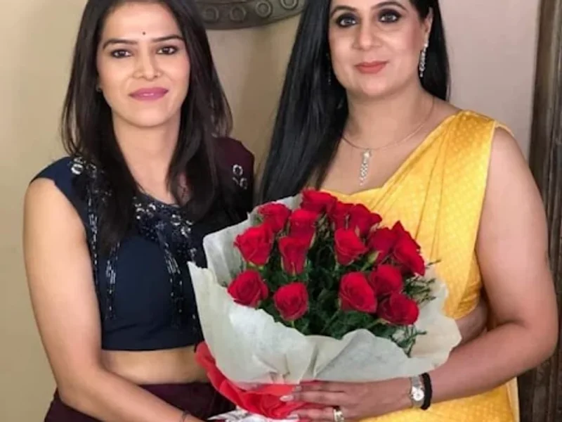 Divine makeup studio (home service available)