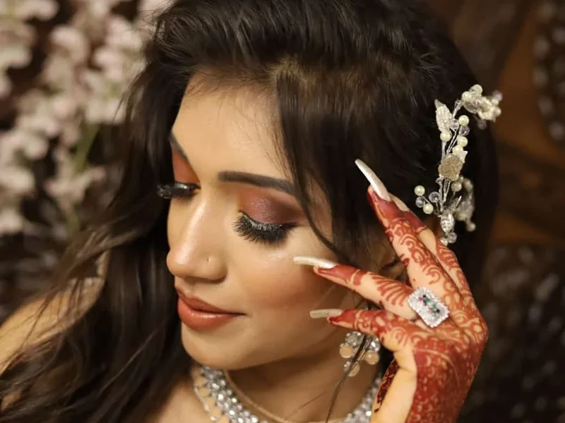 UK07 salon & international academy by sonam ahlawat -(best celebrity makeup artist in dehradun)