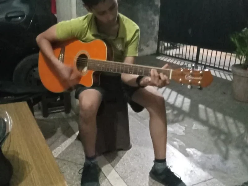 Prem Guitar Classes (Munnu)