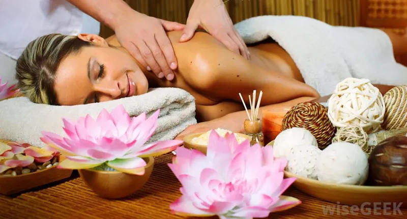 Feel Amazing Spa in Rani bagh, Massage Center in Rani Bagh