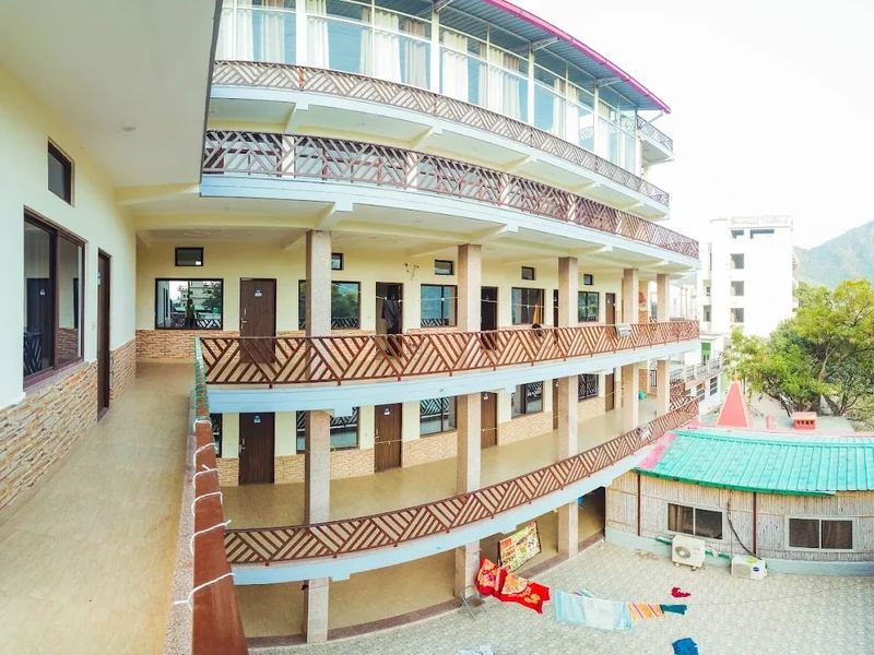 Vinyasa Yoga Academy