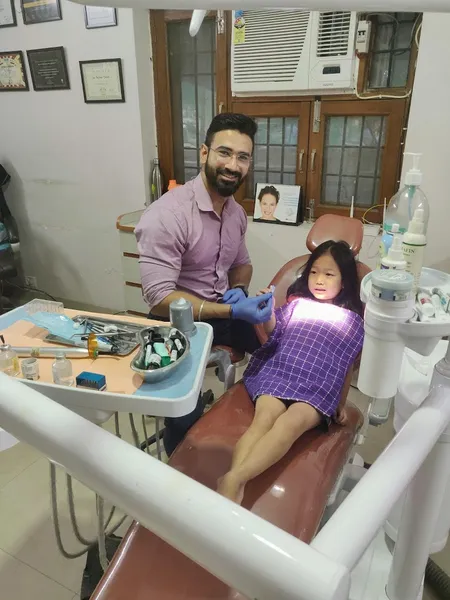 Navneesh Dental Clinic