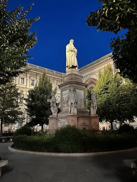 Monumento a Leonardo da Vinci