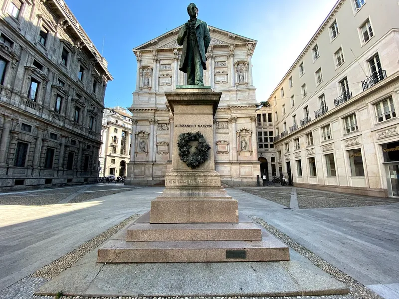 Monumento ad Alessandro Manzoni - Milano