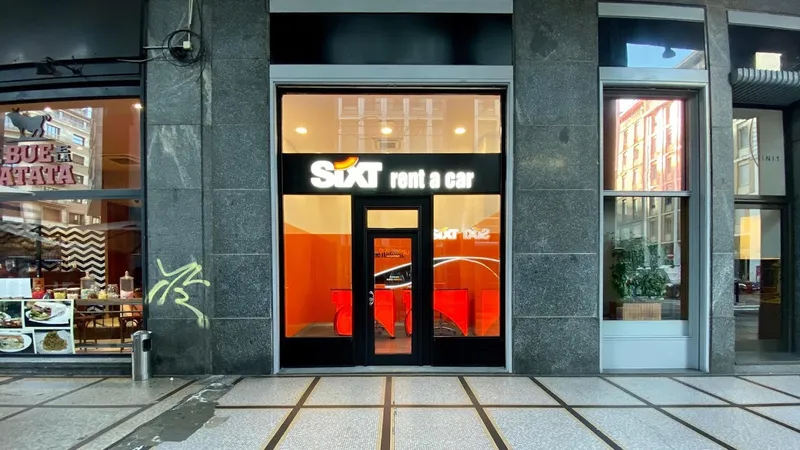 Sixt Autonoleggio e furgoni Milano Piazza Duomo