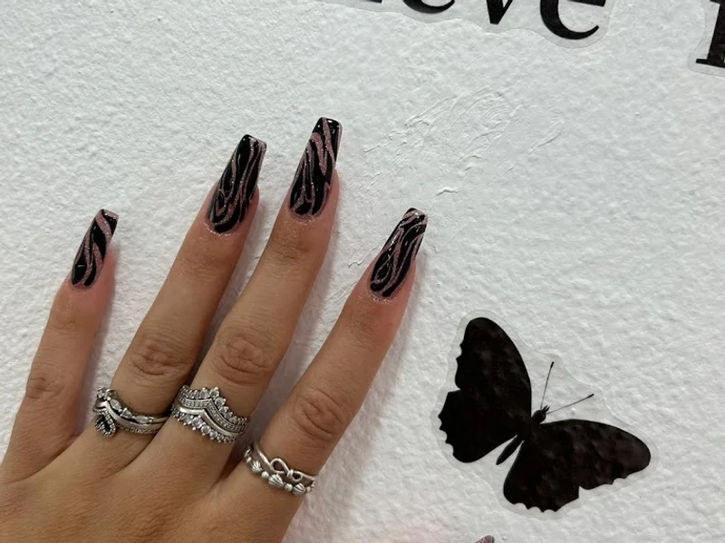 Cinderella Nail ART Centro Estetico, specializzato nella ricostruzione unghie .