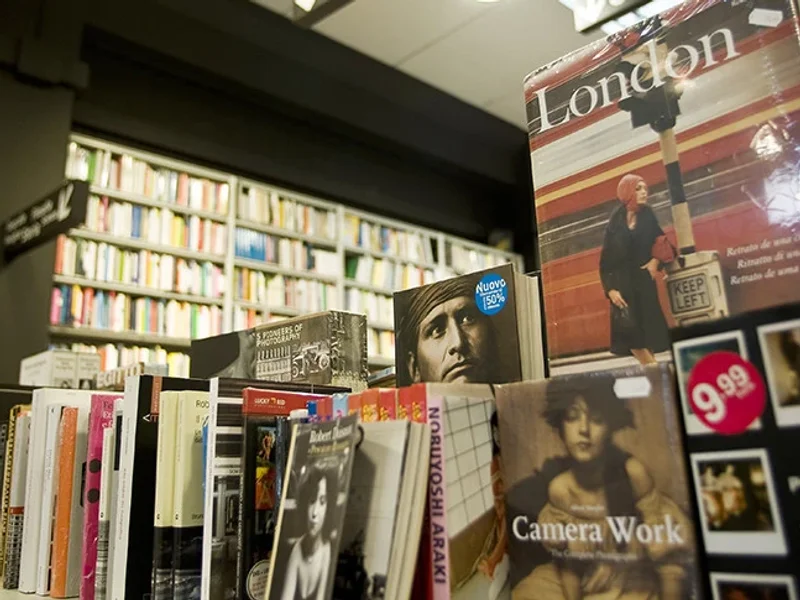 Libreria Libraccio Milano - Via Candiani