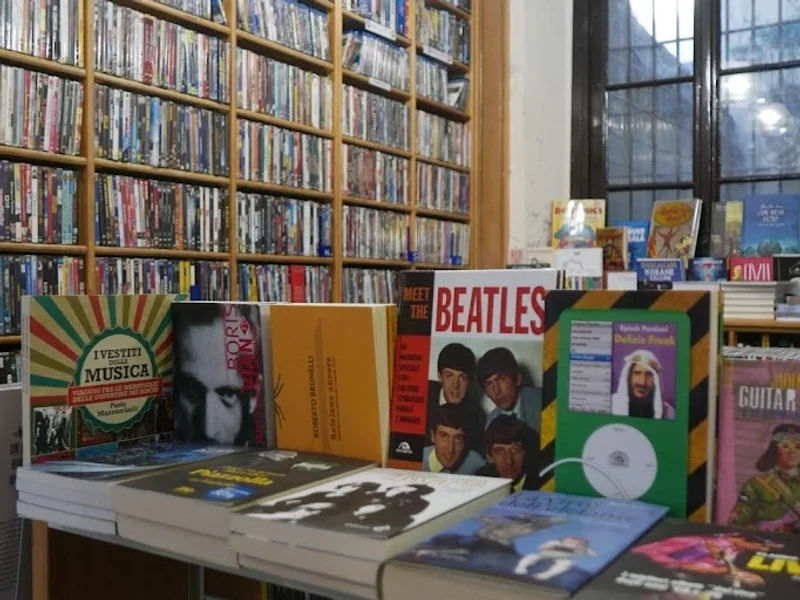 Libreria Libraccio Milano Navigli - Via Corsico
