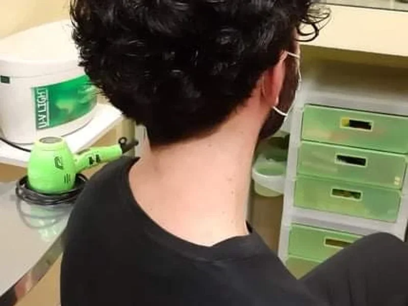 Dospuntos di Ricardo Flores