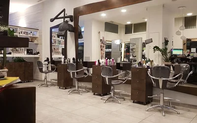 Lista 10 parrucchieri a Crescenzago Milano