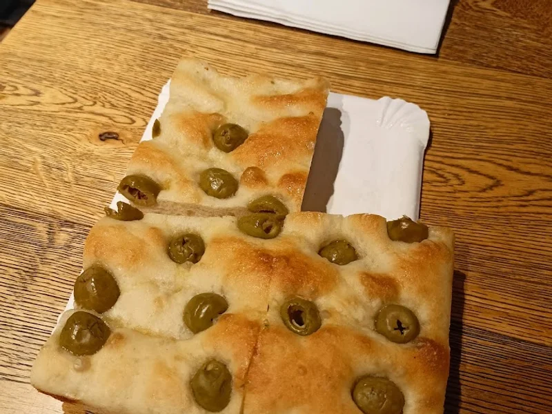 GustaMi Bakery (Piola)