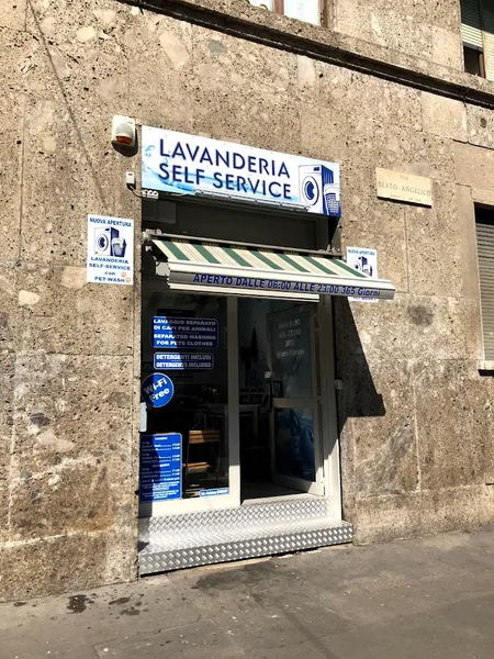 Lavanderia Self Città Studi (Laundromat)