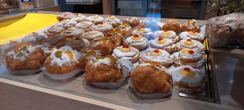 Rombon Bakery