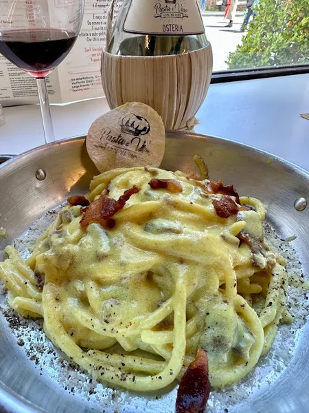 Pasta e vino Torre Argentina