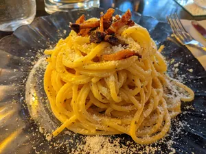 rigatoni alla carbonara a Roma