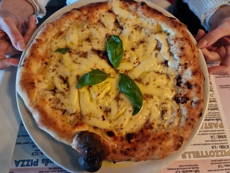 Cucina E Pizzeria Napoletana