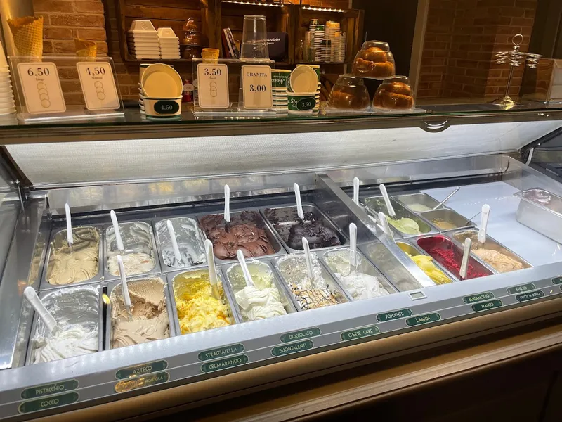 La Strega Nocciola Gelateria Artigianale - Roma P.zza di Spagna