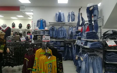 Lista 8 negozi di abbigliament a Portuense Roma