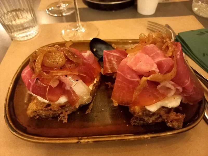 Mangiadischi - La Moderna Trattoria