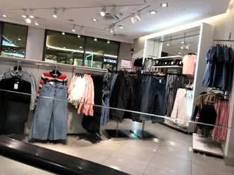 Lista 9 negozi di abbigliamento da donna a Aurelio Roma