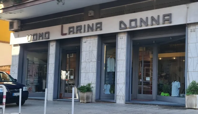 Uomo Larina Donna