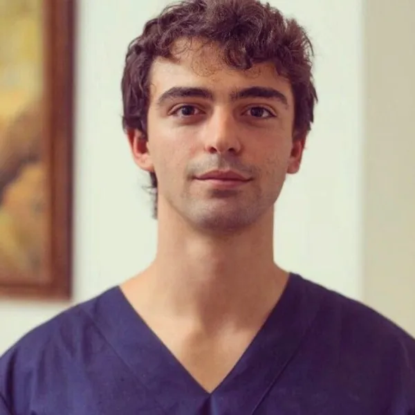 Dr. Andrea Raco, Dentista