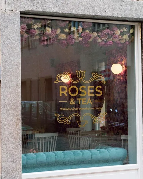 Roses & Tea