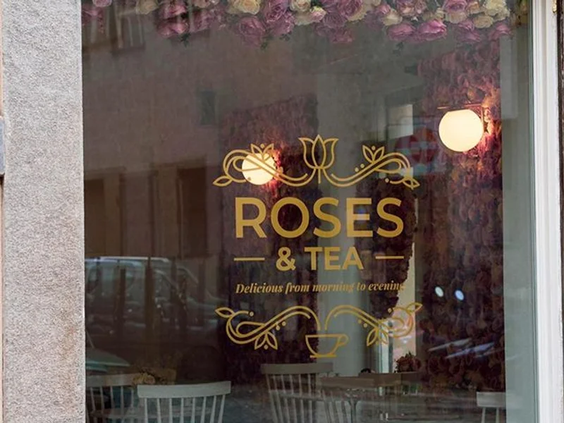 Roses & Tea