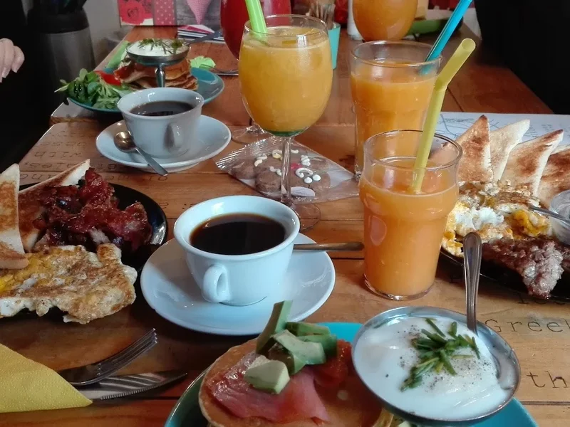 / pʌɪ / PAI Bikery