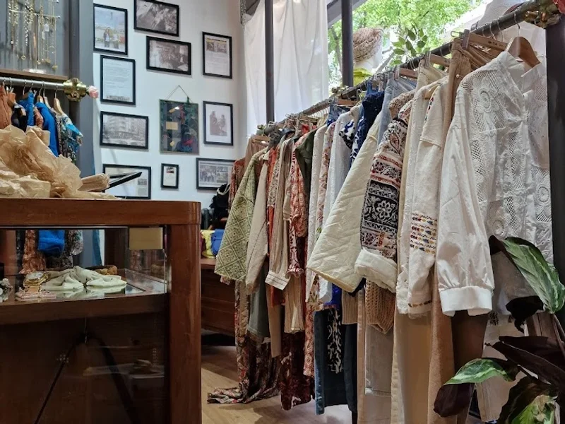 Unico Officina Di Tendenza | abbigliamento e scarpe donna Torino