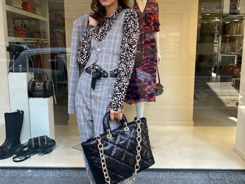 Sisters Abbigliamento Donna Torino| Liu Jo - Patrizia Pepe - Max Mara - Aniye By