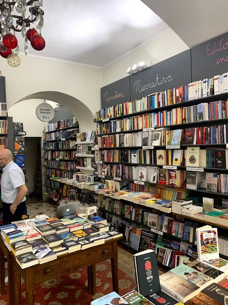 Libreria Bodoni Spazio B