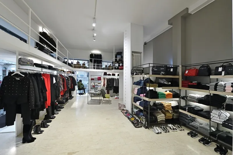 Tosca abbigliamento New Retail Shop