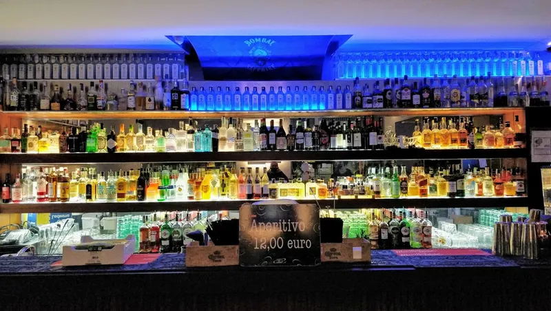 Shore Cocktail Bar