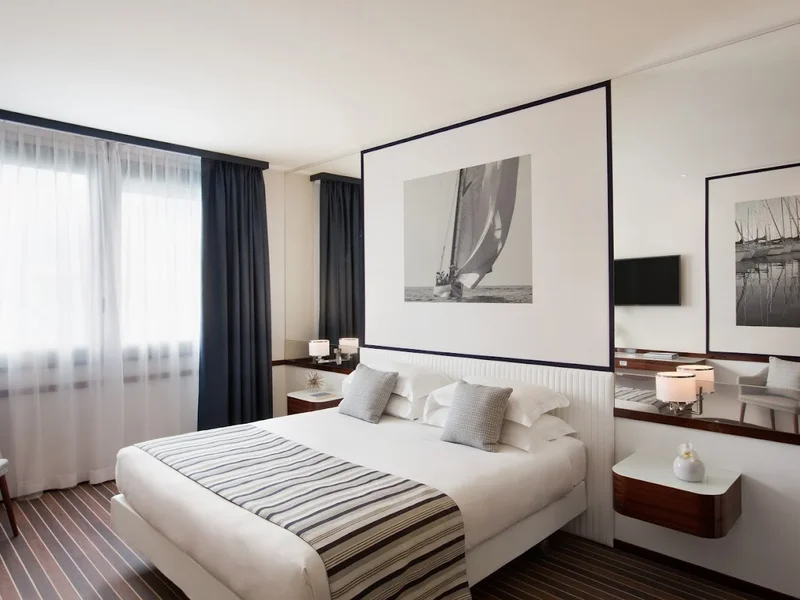 Starhotels President