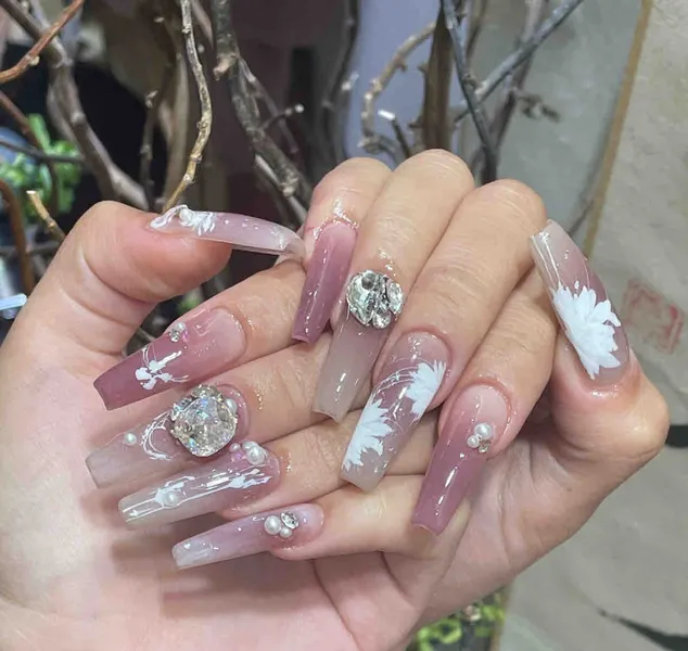 Aurora Nails