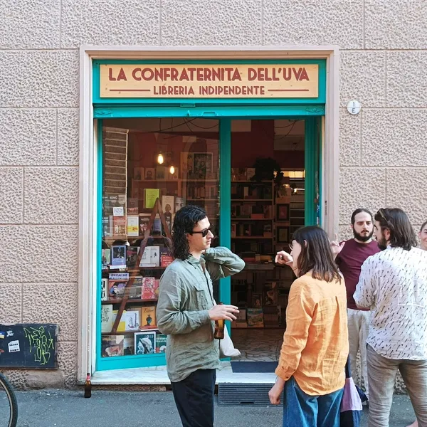 La confraternita dell'uva - Libreria indipendente