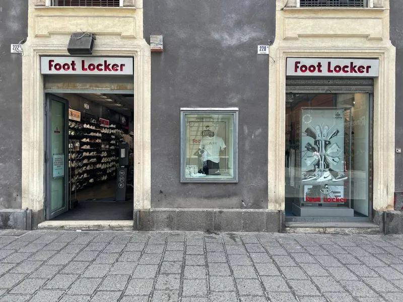 Foot locker