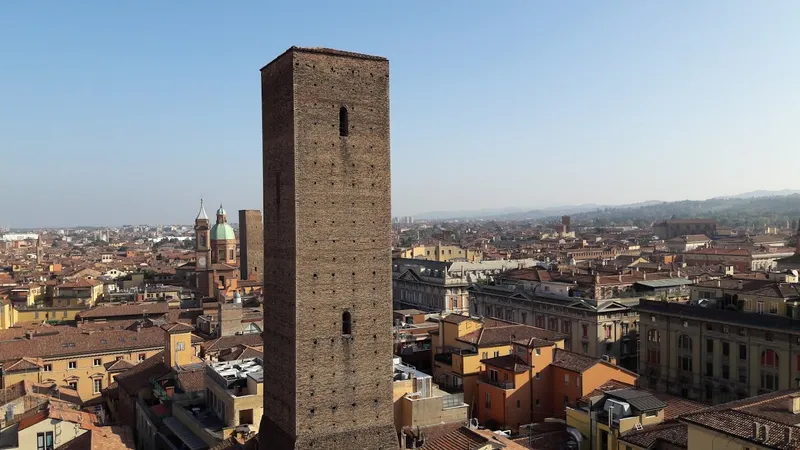 Torre Azzoguidi