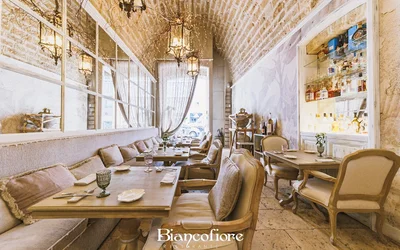 I Migliori 11 ristoranti romantici a Murat Bari