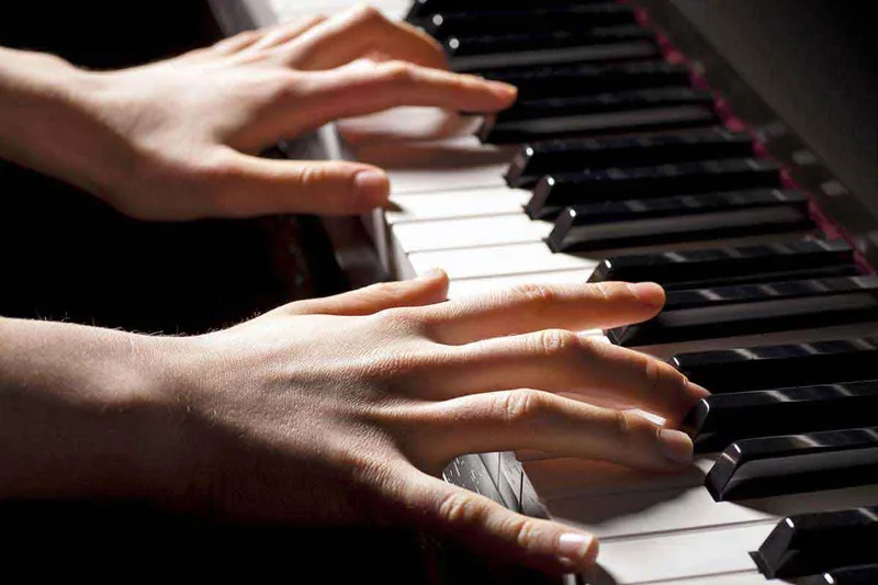 CORSI DI PIANO Lezioni e corsi di pianoforte classico e moderno