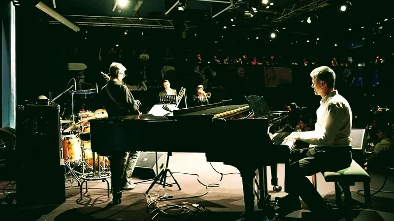 CORSI e lezioni di pianoforte jazz, blues, rock, pop, latin, armonia e arrangiamento